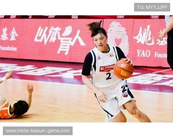 女篮精神点燃全国篮球热潮，女篮精彩瞬间